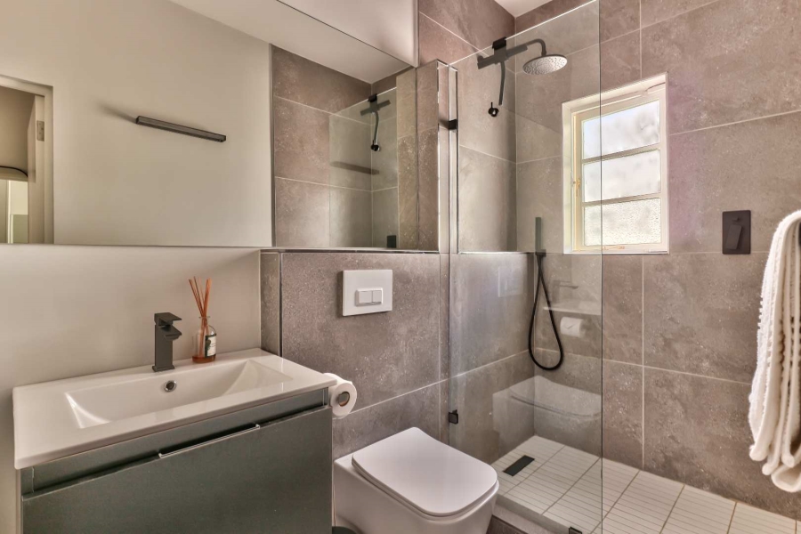 To Let 2 Bedroom Property for Rent in Green Point Western Cape